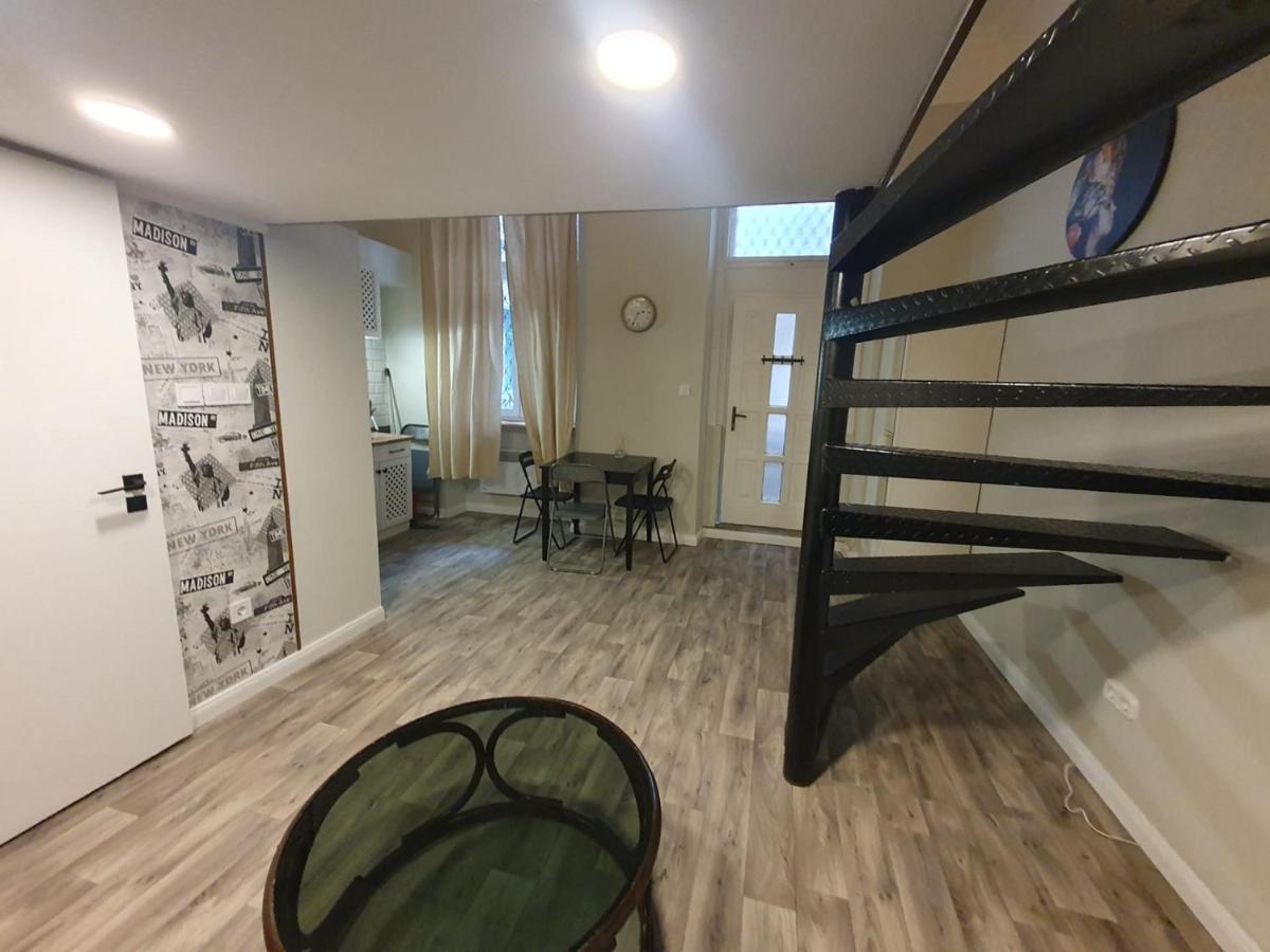 Madam With Ac And The Central Location Budapest Luaran gambar